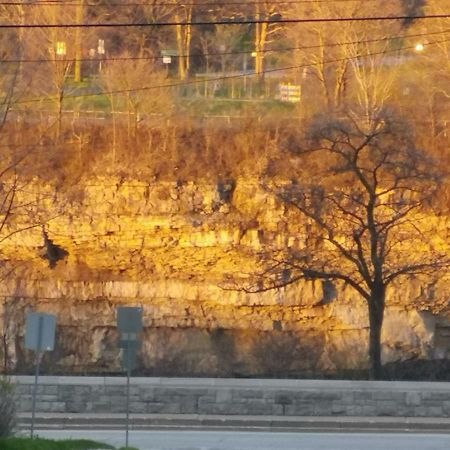 Your Oasis In Niagara Falls Canada ภายนอก รูปภาพ